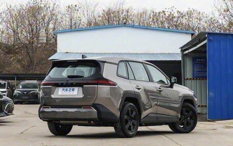 Toyota RAV4, 2025 год, 4 800 000 рублей, 7 фотография