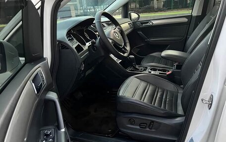 Volkswagen Touran III, 2021 год, 1 720 000 рублей, 7 фотография