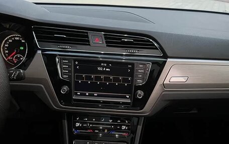 Volkswagen Touran III, 2021 год, 1 720 000 рублей, 15 фотография