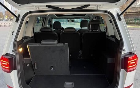 Volkswagen Touran III, 2021 год, 1 720 000 рублей, 13 фотография