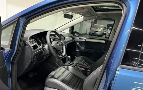 Volkswagen Touran III, 2021 год, 1 710 000 рублей, 6 фотография