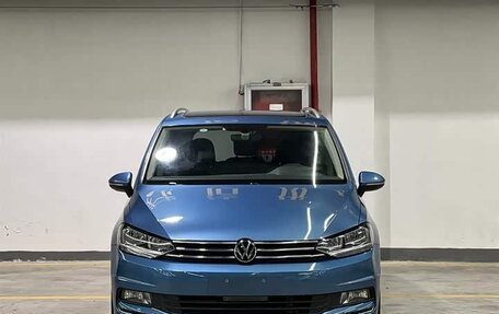 Volkswagen Touran III, 2021 год, 1 710 000 рублей, 3 фотография