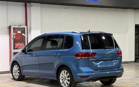 Volkswagen Touran III, 2021 год, 1 710 000 рублей, 5 фотография