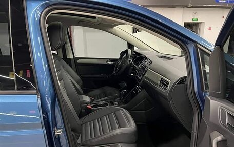 Volkswagen Touran III, 2021 год, 1 710 000 рублей, 9 фотография