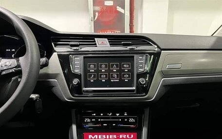 Volkswagen Touran III, 2021 год, 1 710 000 рублей, 13 фотография