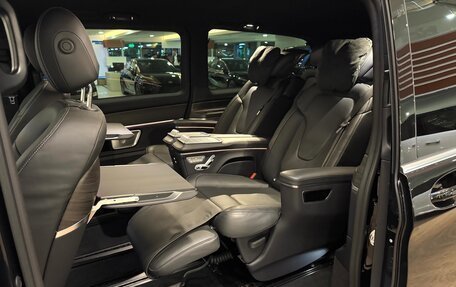 Mercedes-Benz V-Класс, 2024 год, 13 490 000 рублей, 30 фотография