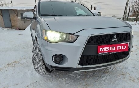 Mitsubishi Outlander III рестайлинг 3, 2011 год, 1 250 000 рублей, 2 фотография