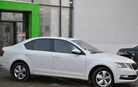 Skoda Octavia, 2017 год, 1 590 000 рублей, 6 фотография