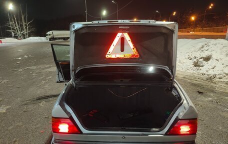 Mercedes-Benz W124, 1993 год, 1 300 000 рублей, 5 фотография