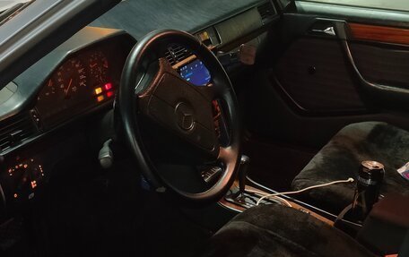 Mercedes-Benz W124, 1993 год, 1 300 000 рублей, 7 фотография