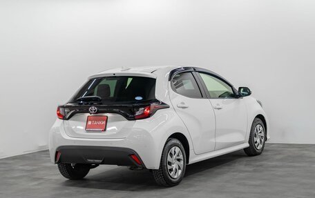 Toyota Yaris, 2020 год, 1 290 000 рублей, 3 фотография