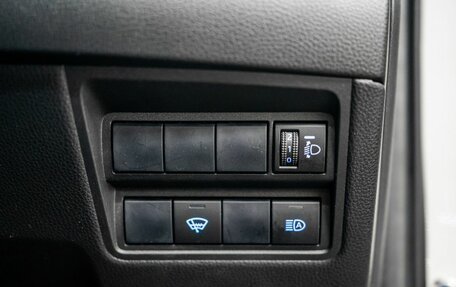 Toyota Yaris, 2020 год, 1 290 000 рублей, 15 фотография