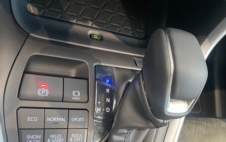 Toyota RAV4, 2025 год, 4 249 000 рублей, 17 фотография