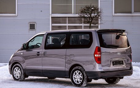 Hyundai Grand Starex Grand Starex I рестайлинг 2, 2011 год, 1 795 000 рублей, 4 фотография