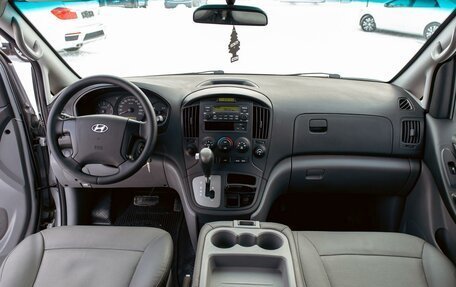 Hyundai Grand Starex Grand Starex I рестайлинг 2, 2011 год, 1 795 000 рублей, 14 фотография