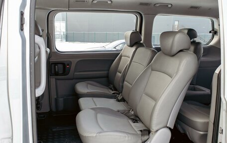 Hyundai Grand Starex Grand Starex I рестайлинг 2, 2011 год, 1 795 000 рублей, 15 фотография