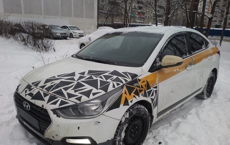 Hyundai Solaris II рестайлинг, 2018 год, 600 000 рублей, 1 фотография