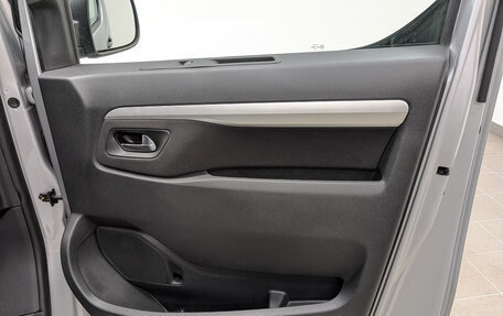 Opel Zafira Life I, 2021 год, 3 670 000 рублей, 23 фотография