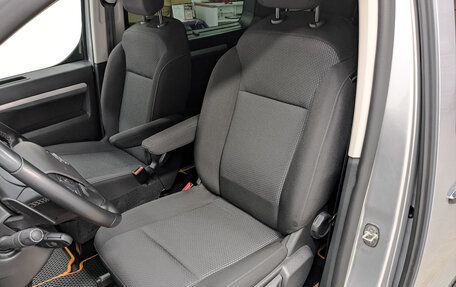 Opel Zafira Life I, 2021 год, 3 670 000 рублей, 20 фотография