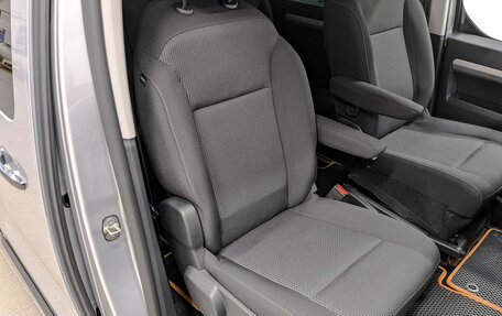 Opel Zafira Life I, 2021 год, 3 670 000 рублей, 22 фотография