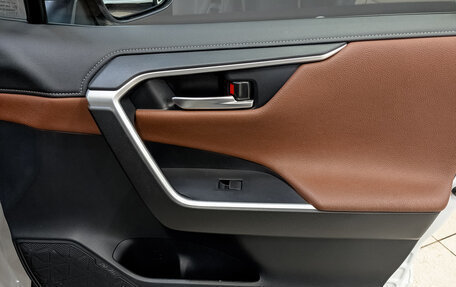 Toyota RAV4, 2020 год, 3 445 000 рублей, 24 фотография