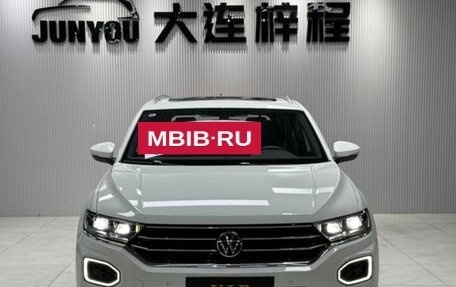 Volkswagen T-Roc I, 2022 год, 2 800 000 рублей, 2 фотография