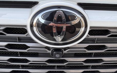 Toyota RAV4, 2020 год, 3 250 000 рублей, 10 фотография