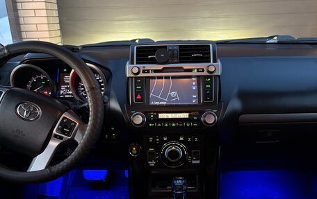 Toyota Land Cruiser Prado 150 рестайлинг 2, 2015 год, 3 400 000 рублей, 8 фотография