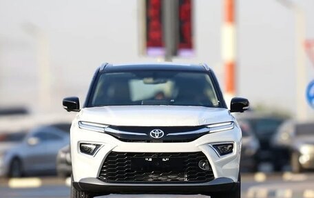 Toyota Urban Cruiser, 2025 год, 3 210 000 рублей, 2 фотография