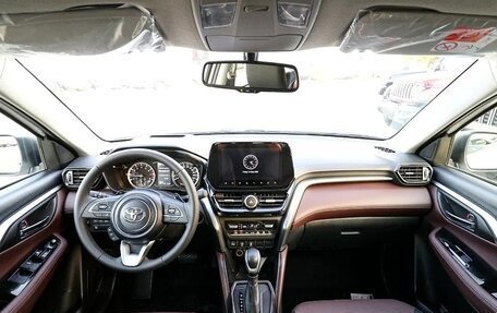 Toyota Urban Cruiser, 2025 год, 3 210 000 рублей, 5 фотография