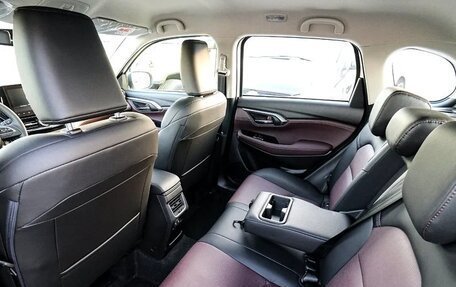 Toyota Urban Cruiser, 2025 год, 3 210 000 рублей, 16 фотография