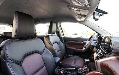 Toyota Urban Cruiser, 2025 год, 3 210 000 рублей, 15 фотография