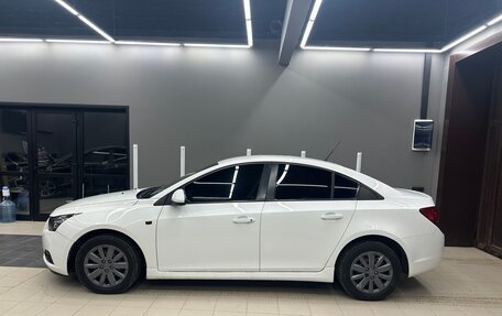 Chevrolet Cruze II, 2010 год, 570 000 рублей, 3 фотография