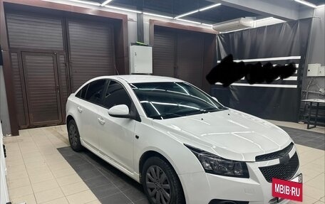 Chevrolet Cruze II, 2010 год, 570 000 рублей, 2 фотография