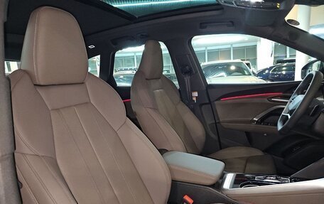 Audi Q5, 2025 год, 8 888 888 рублей, 14 фотография