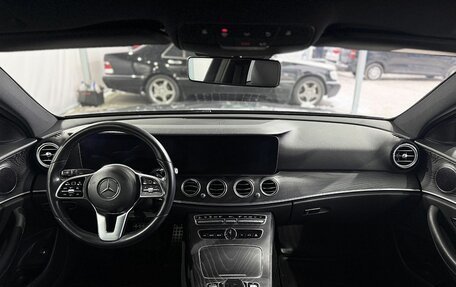 Mercedes-Benz E-Класс, 2018 год, 3 499 000 рублей, 10 фотография