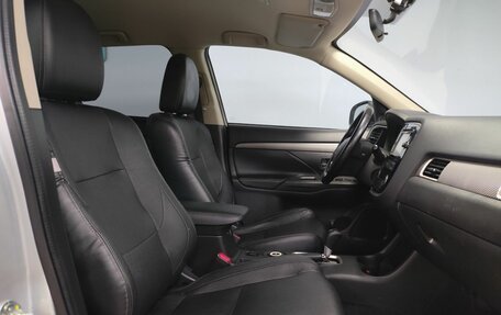 Mitsubishi Outlander III рестайлинг 3, 2015 год, 1 549 000 рублей, 12 фотография