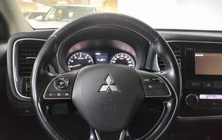 Mitsubishi Outlander III рестайлинг 3, 2015 год, 1 549 000 рублей, 15 фотография