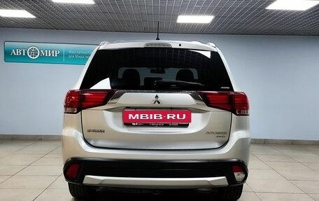 Mitsubishi Outlander III рестайлинг 3, 2015 год, 1 549 000 рублей, 6 фотография