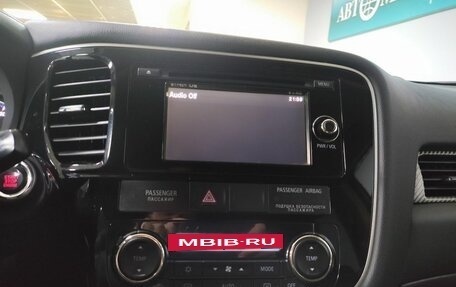 Mitsubishi Outlander III рестайлинг 3, 2015 год, 1 549 000 рублей, 17 фотография