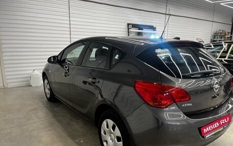 Opel Astra J, 2010 год, 700 000 рублей, 6 фотография