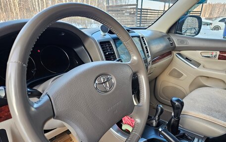 Toyota Land Cruiser Prado 120 рестайлинг, 2004 год, 1 950 000 рублей, 23 фотография