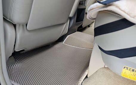 Toyota Land Cruiser Prado 120 рестайлинг, 2004 год, 1 950 000 рублей, 21 фотография