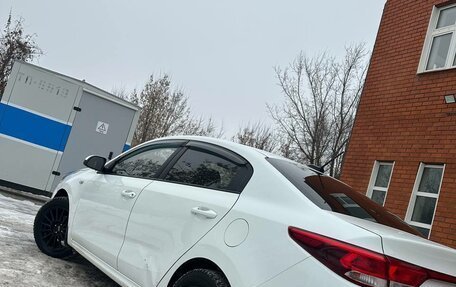 KIA Rio IV, 2017 год, 950 000 рублей, 3 фотография