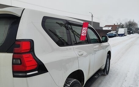 Toyota Land Cruiser Prado 150 рестайлинг 2, 2018 год, 5 200 000 рублей, 6 фотография