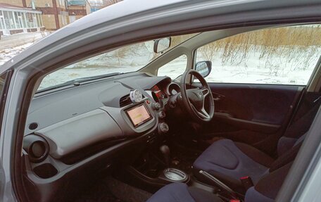 Honda Fit III, 2010 год, 875 000 рублей, 8 фотография