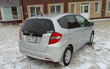 Honda Fit III, 2010 год, 875 000 рублей, 3 фотография