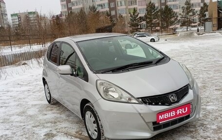 Honda Fit III, 2010 год, 875 000 рублей, 2 фотография