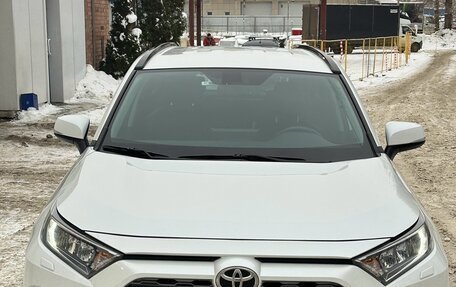 Toyota RAV4, 2021 год, 3 100 000 рублей, 2 фотография