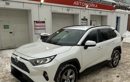 Toyota RAV4, 2021 год, 3 100 000 рублей, 3 фотография